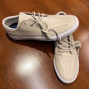 NWT. Nike Zoom Janoski RM Crafted